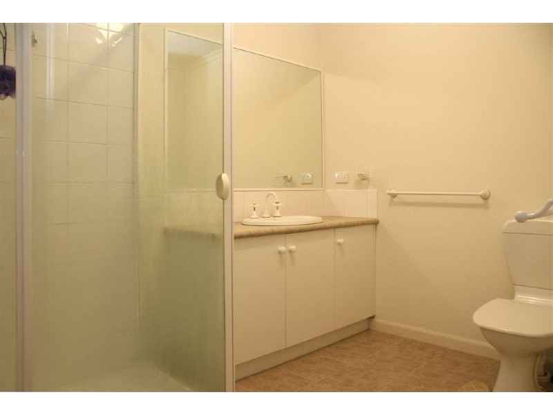 2/27 Evon Avenue, Ringwood East VIC 3135