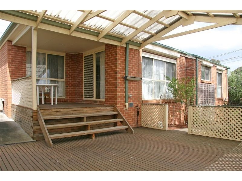 2/27 Evon Avenue, Ringwood East VIC 3135