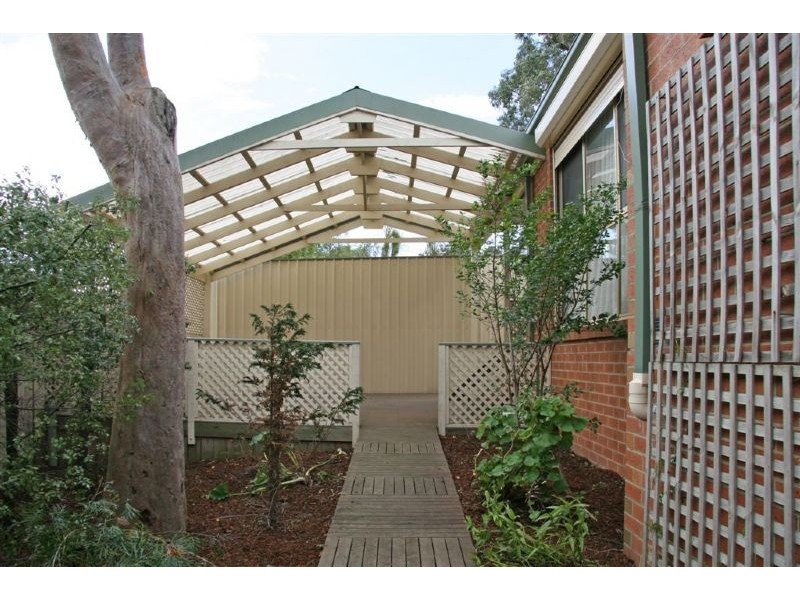 2/27 Evon Avenue, Ringwood East VIC 3135