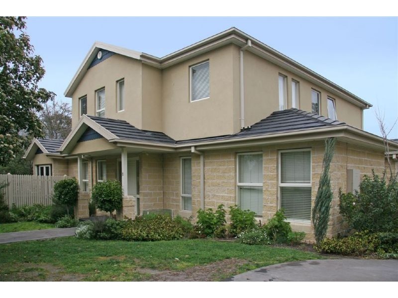 1/33-35 Oban Road, Ringwood VIC 3134