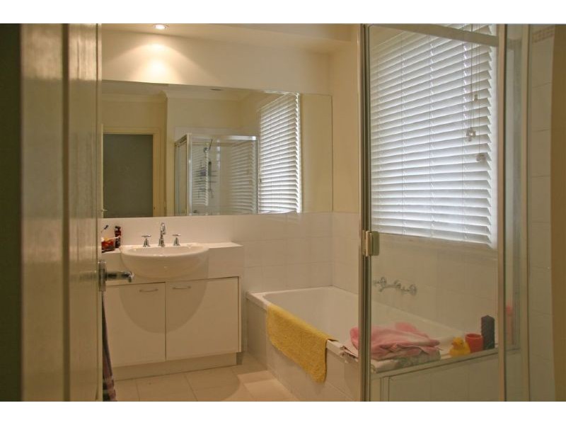 1/33-35 Oban Road, Ringwood VIC 3134