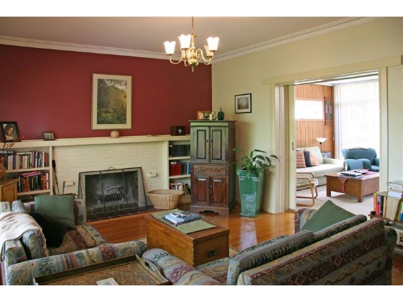 22 Velma Grove, Ringwood East VIC 3135