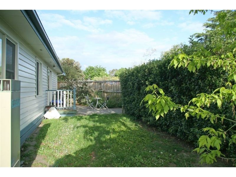 1/9 Railway Avenue, Ringwood East VIC 3135