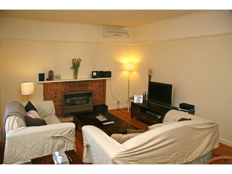 1/9 Railway Avenue, Ringwood East VIC 3135