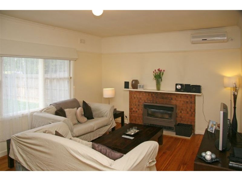 1/9 Railway Avenue, Ringwood East VIC 3135