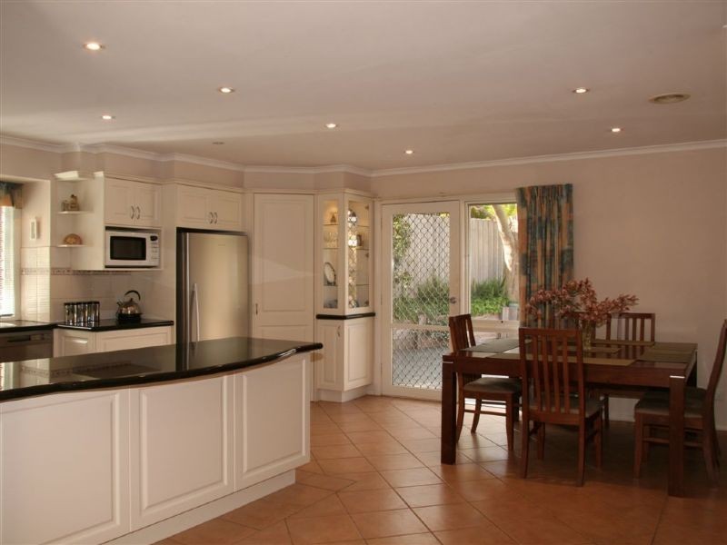 5 Holyrood Crescent, Ringwood VIC 3134