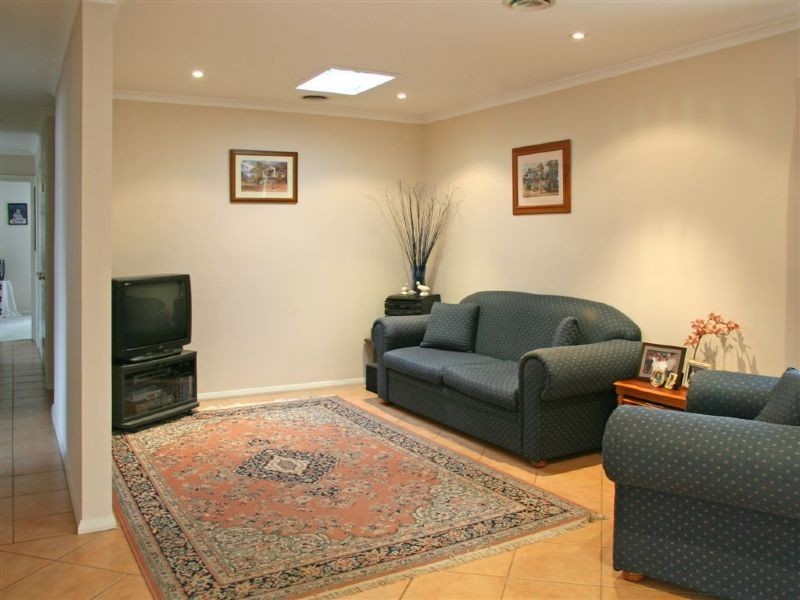 5 Holyrood Crescent, Ringwood VIC 3134