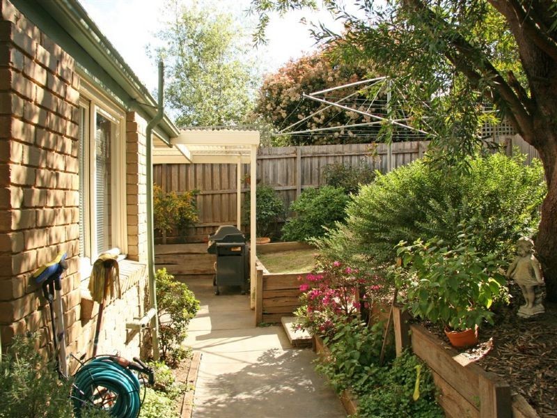 5 Holyrood Crescent, Ringwood VIC 3134