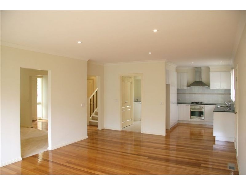 2/35 Oban Road, Ringwood VIC 3134