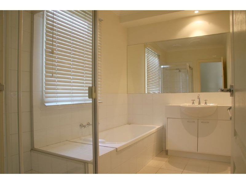 2/35 Oban Road, Ringwood VIC 3134