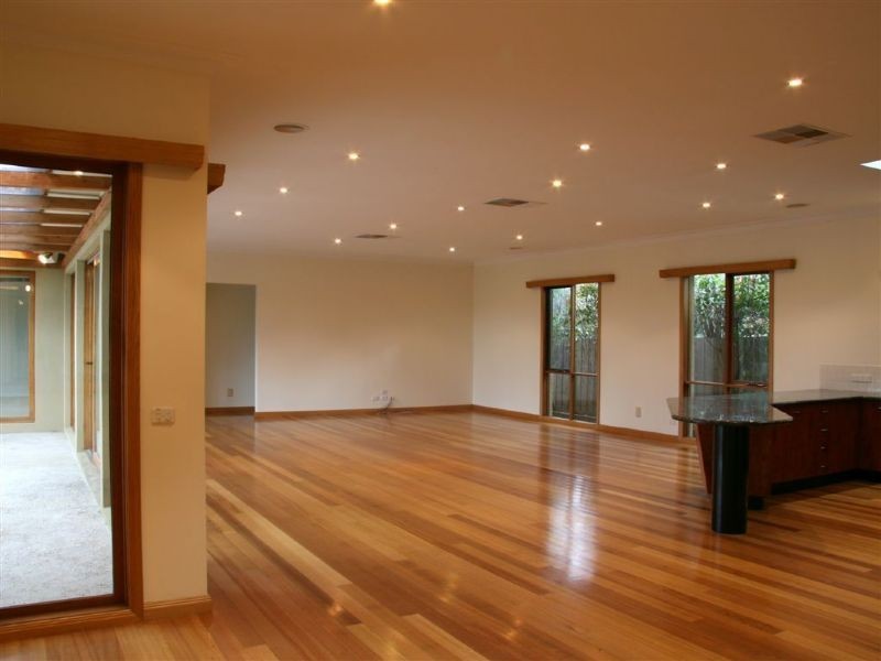 17 Collins Place, Ringwood North VIC 3134