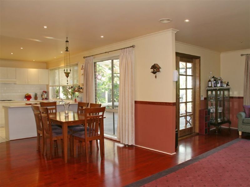 10 Wilkins Grove, Ringwood East VIC 3135