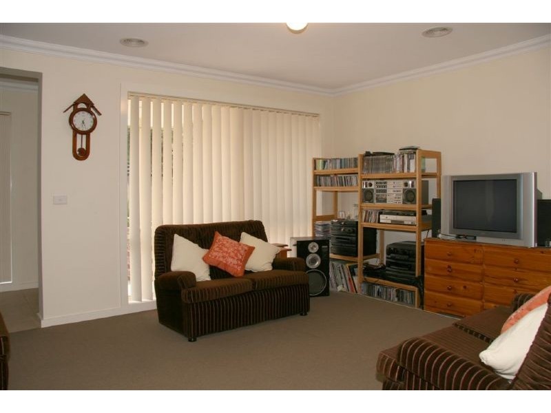 2/85 Liverpool Road, Kilsyth VIC 3137