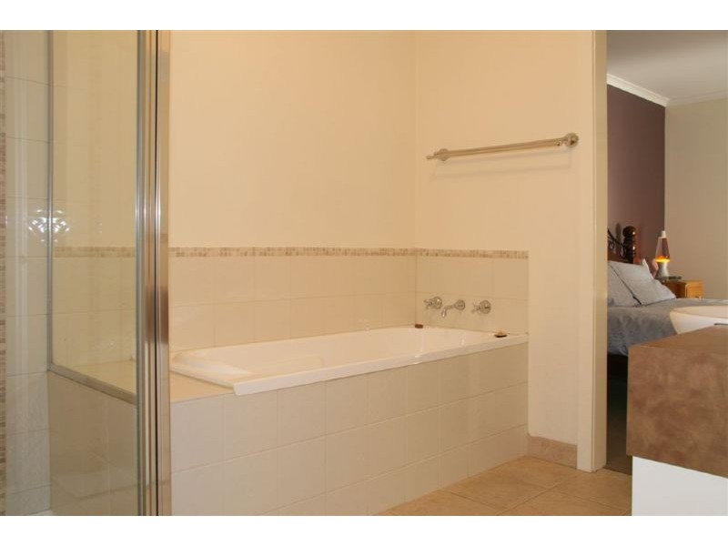 2/85 Liverpool Road, Kilsyth VIC 3137