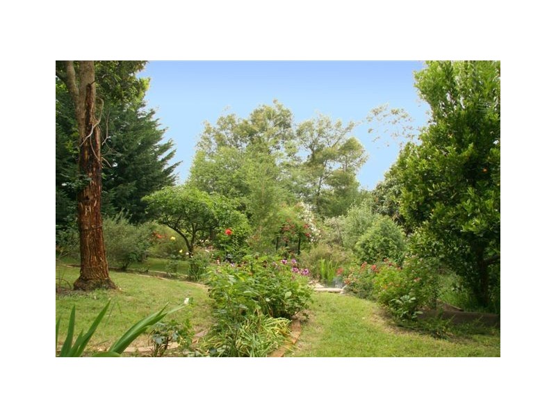 4 Berkley Place, Chirnside Park VIC 3116