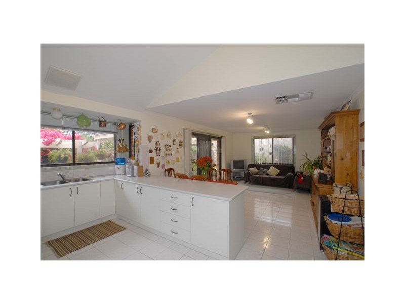 2/24 Barkly Street, Ringwood VIC 3134