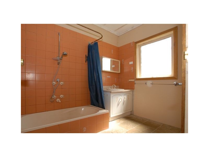 18 Emerald Street, Ringwood VIC 3134