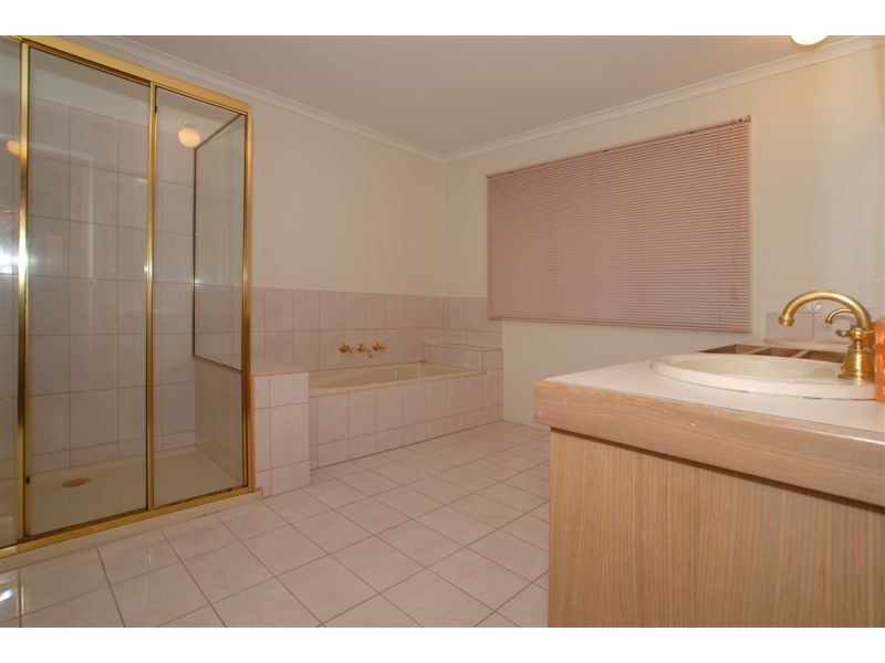 30 Croydon Hills Drive, Croydon Hills VIC 3136