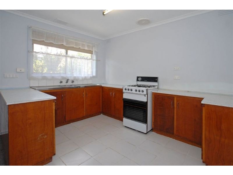 4 Mackenzie Court, Croydon South VIC 3136