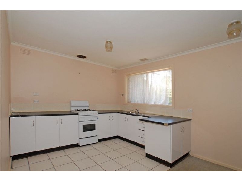 4 Mackenzie Court, Croydon South VIC 3136