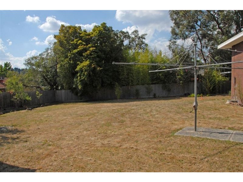 4 Mackenzie Court, Croydon South VIC 3136