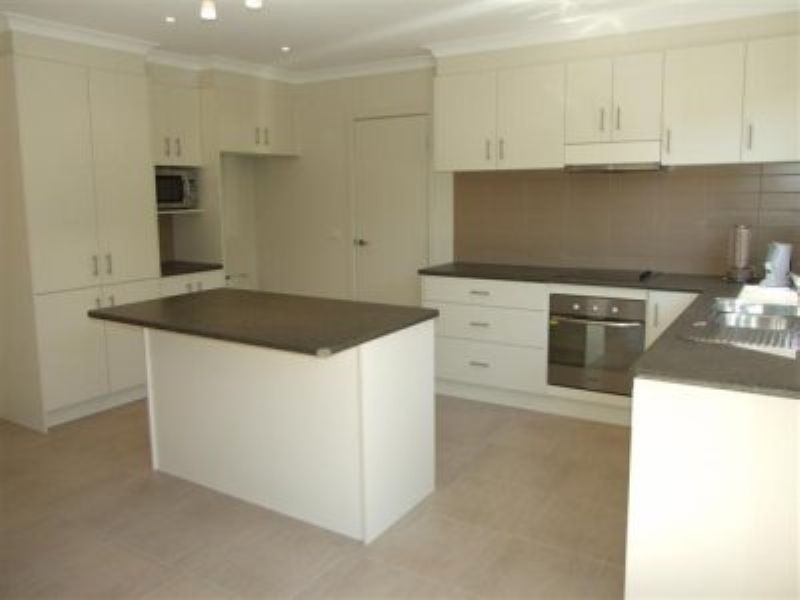 24 Churchill Drive, Cowes VIC 3922