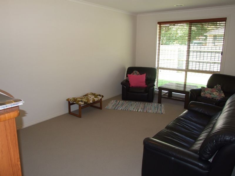 12A Longfellow Avenue, Mooroolbark VIC 3138