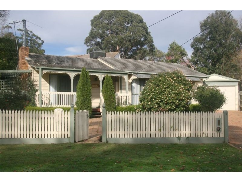 8  Seares Drive, Ringwood East VIC 3135