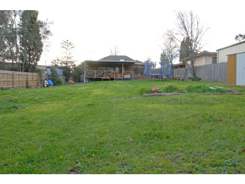 4 Penllyne Avenue, Vermont VIC 3133