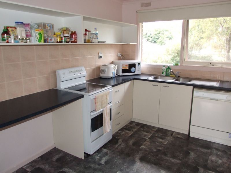 2/14 Freeman Street, Ringwood East VIC 3135