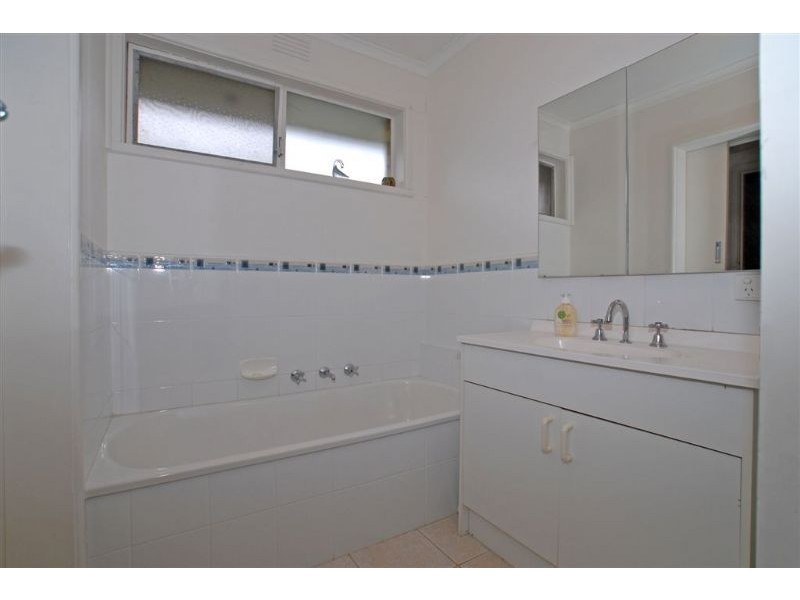 1/3 Larissa Avenue, Ringwood VIC 3134