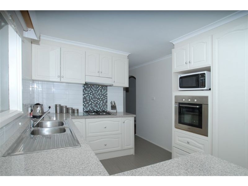 8 Lindel Court, Croydon VIC 3136