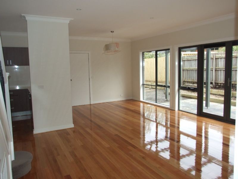 4/8 Sussex Street, Ringwood VIC 3134