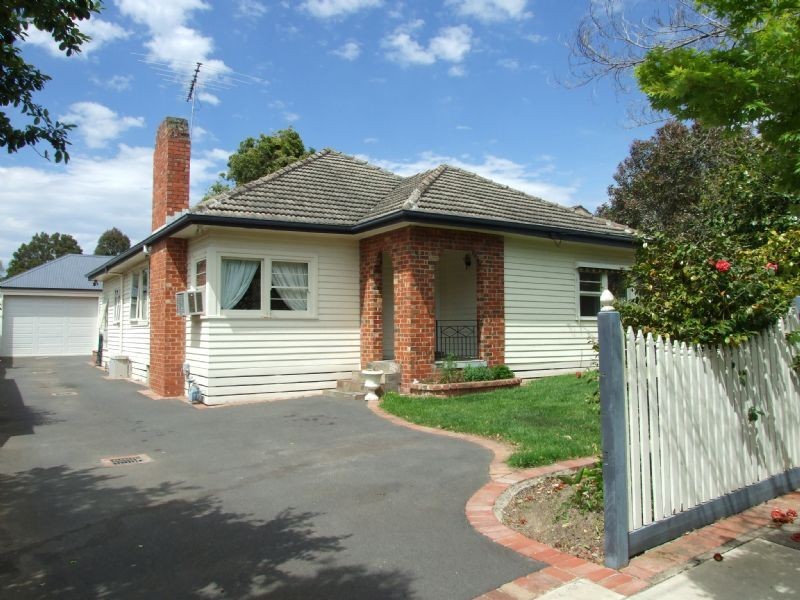 13 James Street, Ringwood VIC 3134