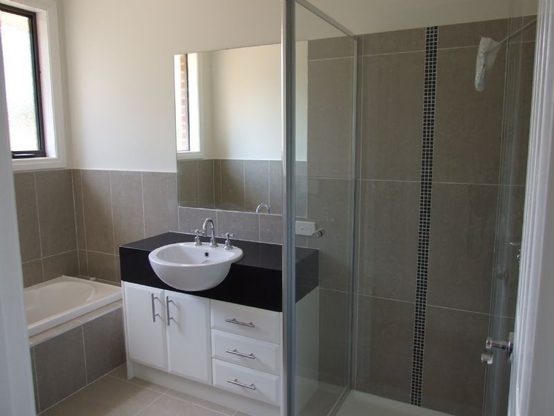 2/14 Great Ryrie Street, Ringwood VIC 3134