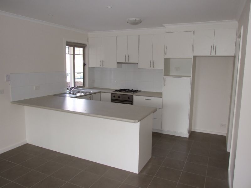 2/6 Wicklow Avenue, Croydon VIC 3136