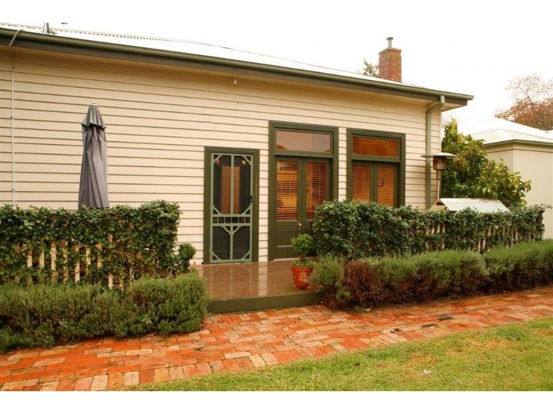 16 Kemps Street, Ringwood East VIC 3135