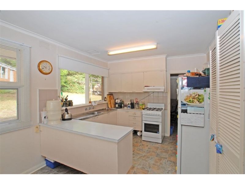 9 Gairns Court, Croydon VIC 3136