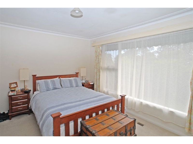 9 Gairns Court, Croydon VIC 3136