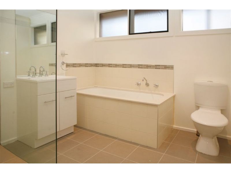 4/30 Mount Dandenong Road, Ringwood East VIC 3135
