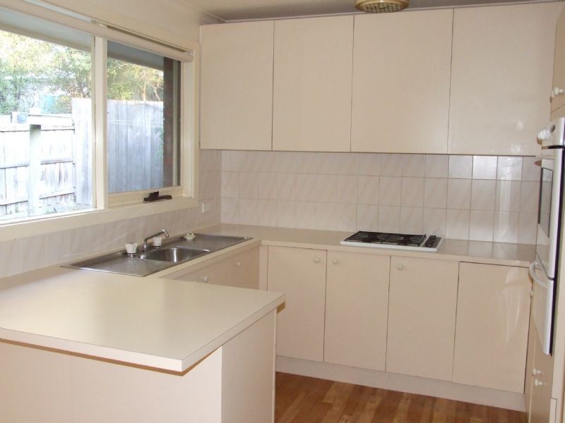 2/14 Through Road, Ringwood North VIC 3134