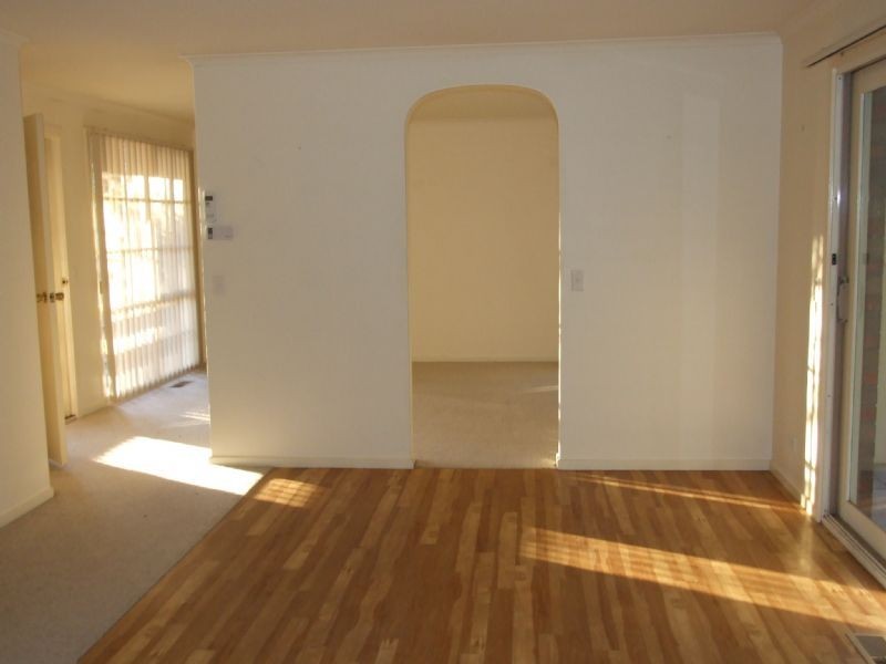 2/14 Through Road, Ringwood North VIC 3134