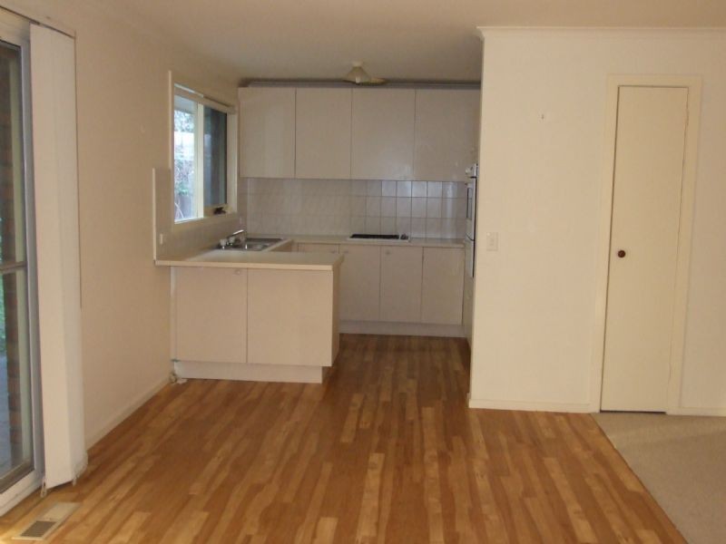 2/14 Through Road, Ringwood North VIC 3134