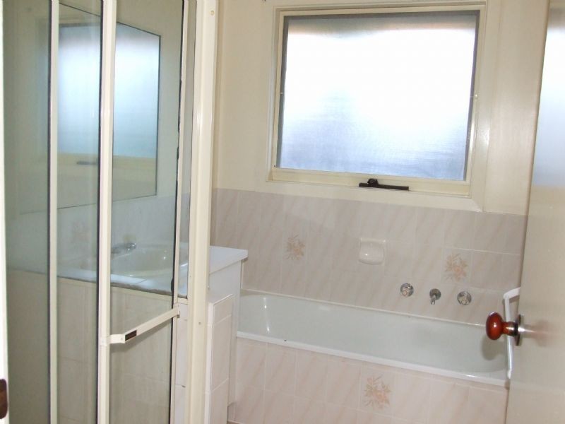 2/14 Through Road, Ringwood North VIC 3134