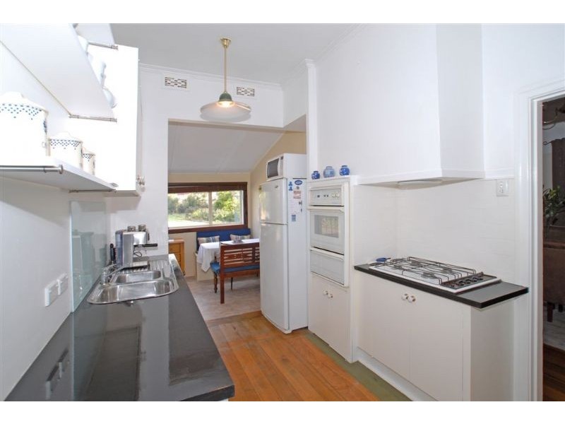 20 Bedford Road, Ringwood VIC 3134