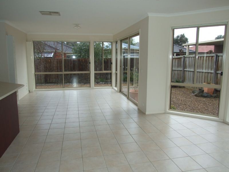 9 Bronze Wing Street, South Morang VIC 3752