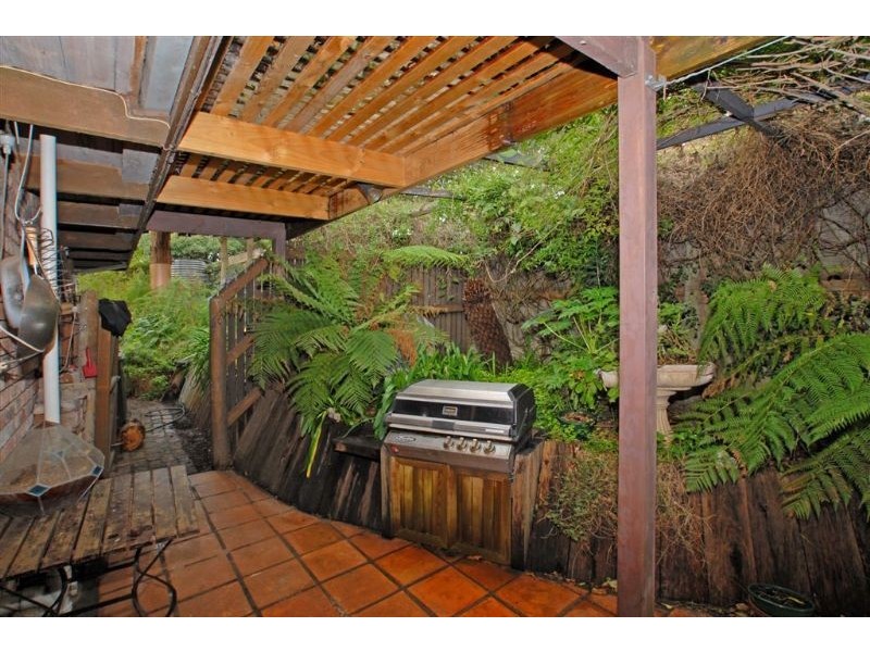 120 Longview Road, Croydon South VIC 3136