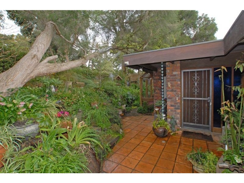 120 Longview Road, Croydon South VIC 3136