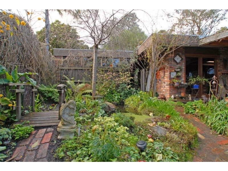 120 Longview Road, Croydon South VIC 3136