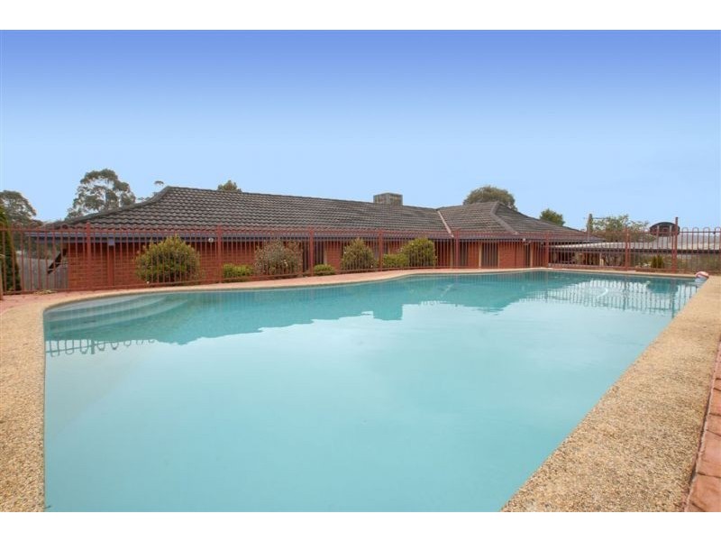 9 TRENTON PLACE, Mooroolbark VIC 3138